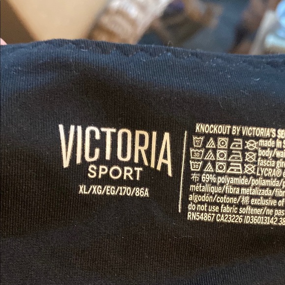 PINK Victoria's Secret Black Leggings - Picture 4 of 4